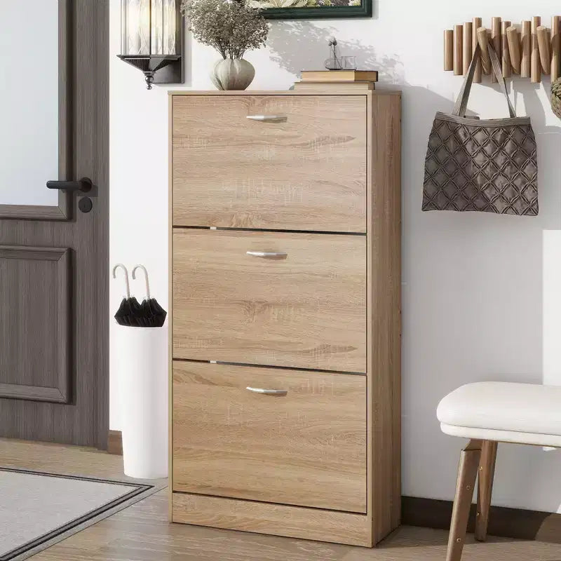 Meuble à chaussures ventilé avec 3 portes basculantes et étagères réglables, organisateur de chaussures autoportant en bois avec dispositif anti-basculement pour entrée