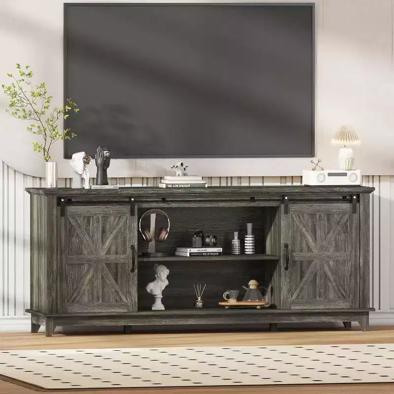Meuble TV de ferme pour salon ou chambre à coucher de 168 cm, grand meuble TV avec étagères de rangement, meuble console multimédia avec porte coulissante de style grange