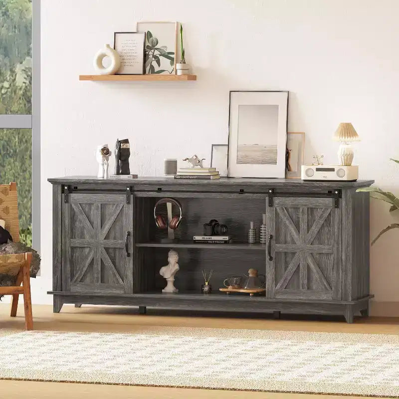 Meuble TV de ferme pour salon ou chambre à coucher de 168 cm, grand meuble TV avec étagères de rangement, meuble console multimédia avec porte coulissante de style grange